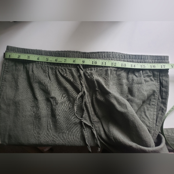 Banana Republic Cropped Pants - Picture 10 of 13